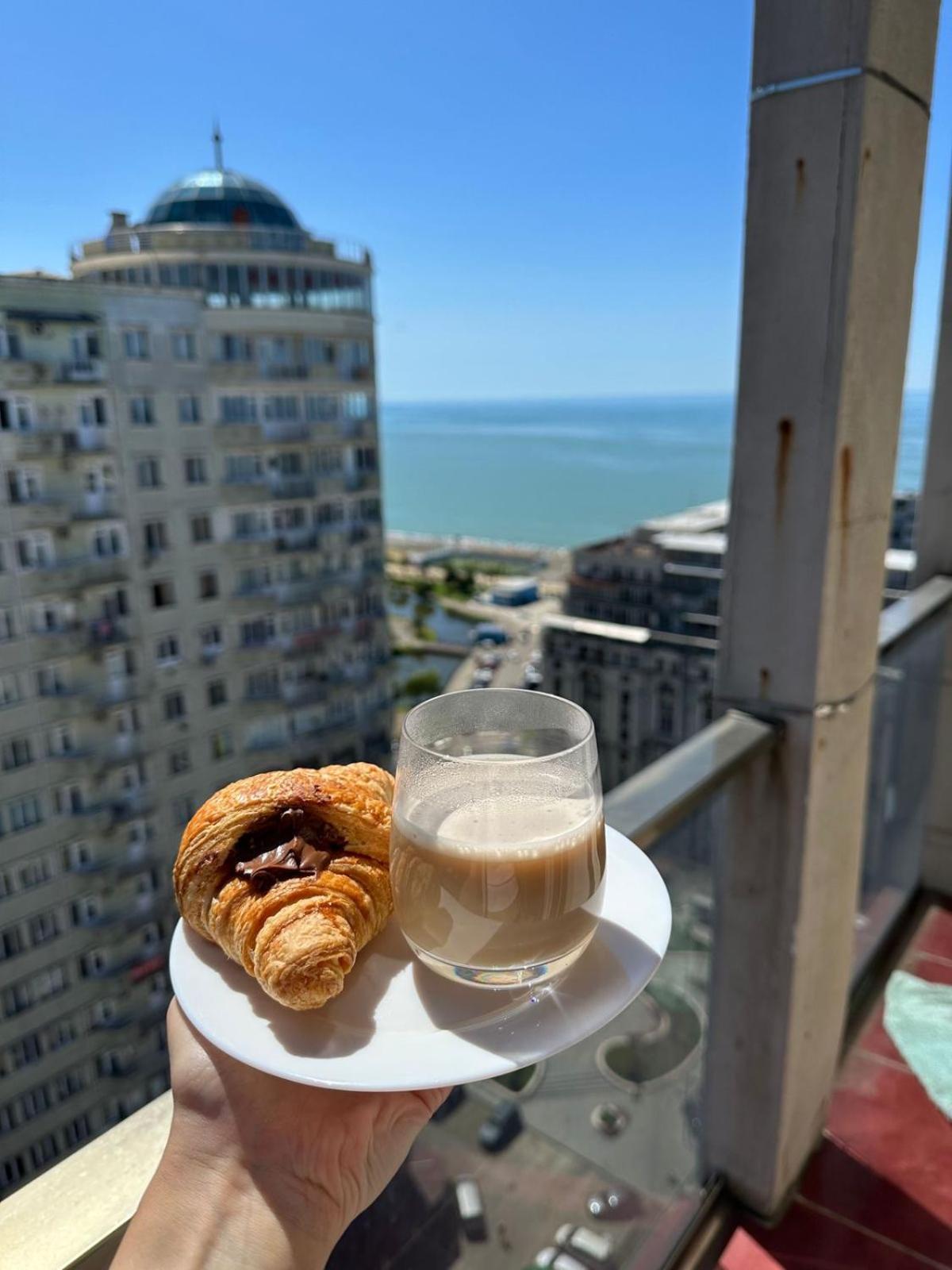 Удобные Апартаменты С Видом На Море Batumi Exterior photo